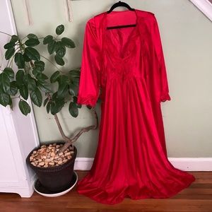 Vintage Olga dramatic two piece nightgown set #p5